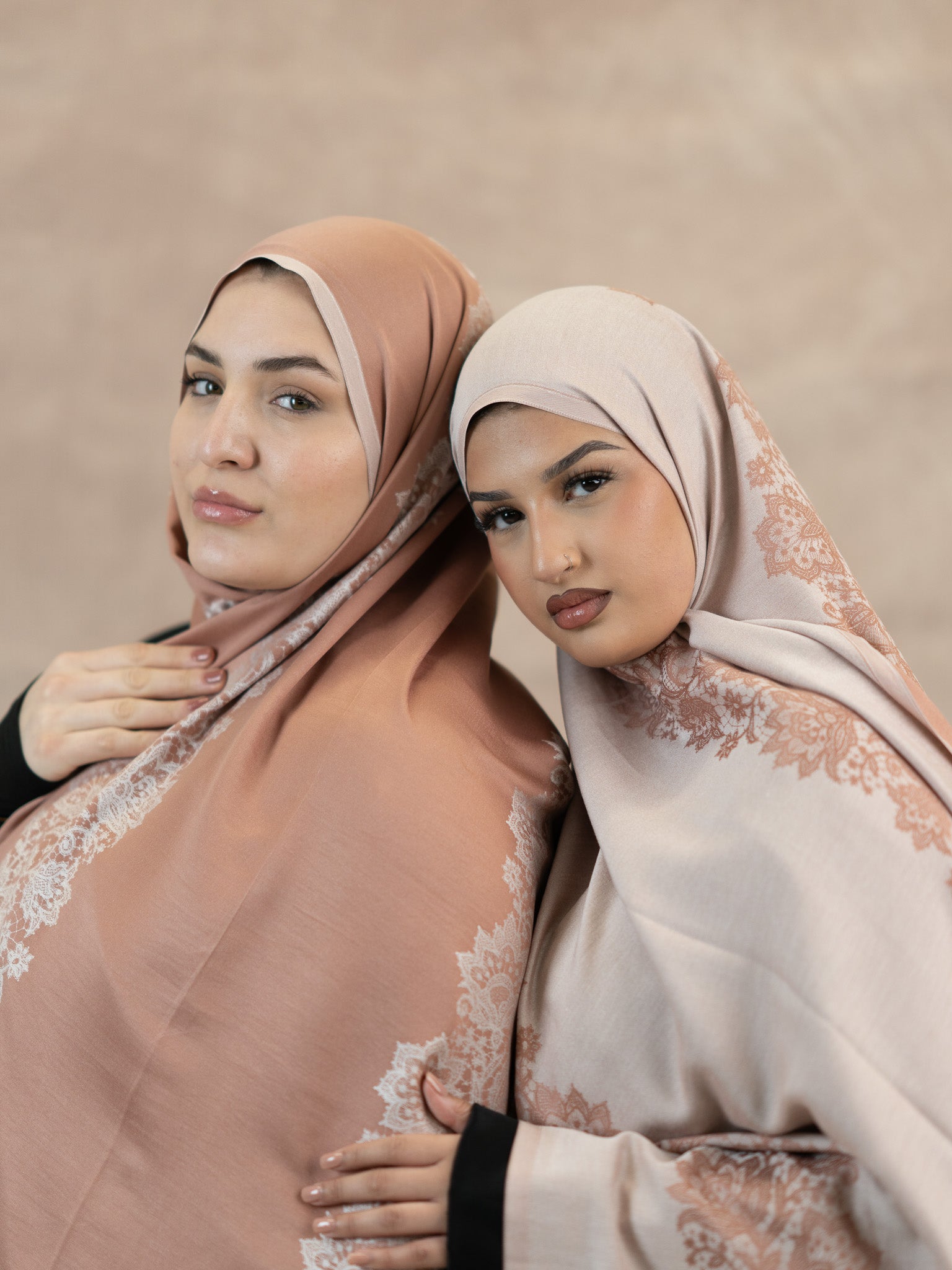 Reversible Lace Veil Silk & Viscose Scarf