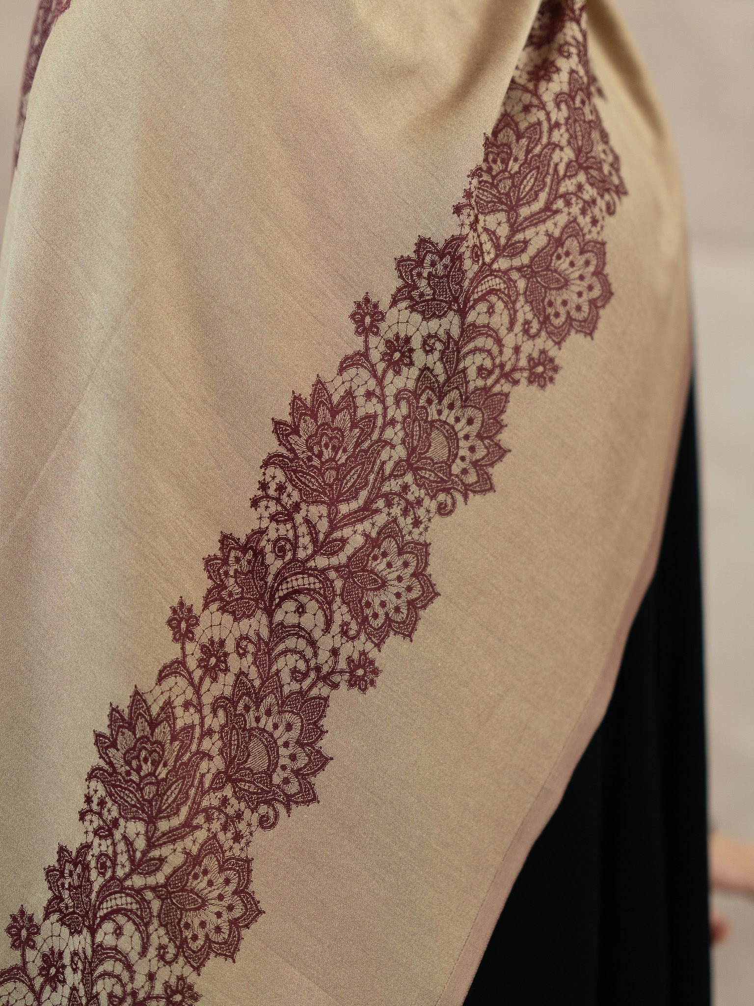 Reversible Lace Veil Silk & Viscose Scarf