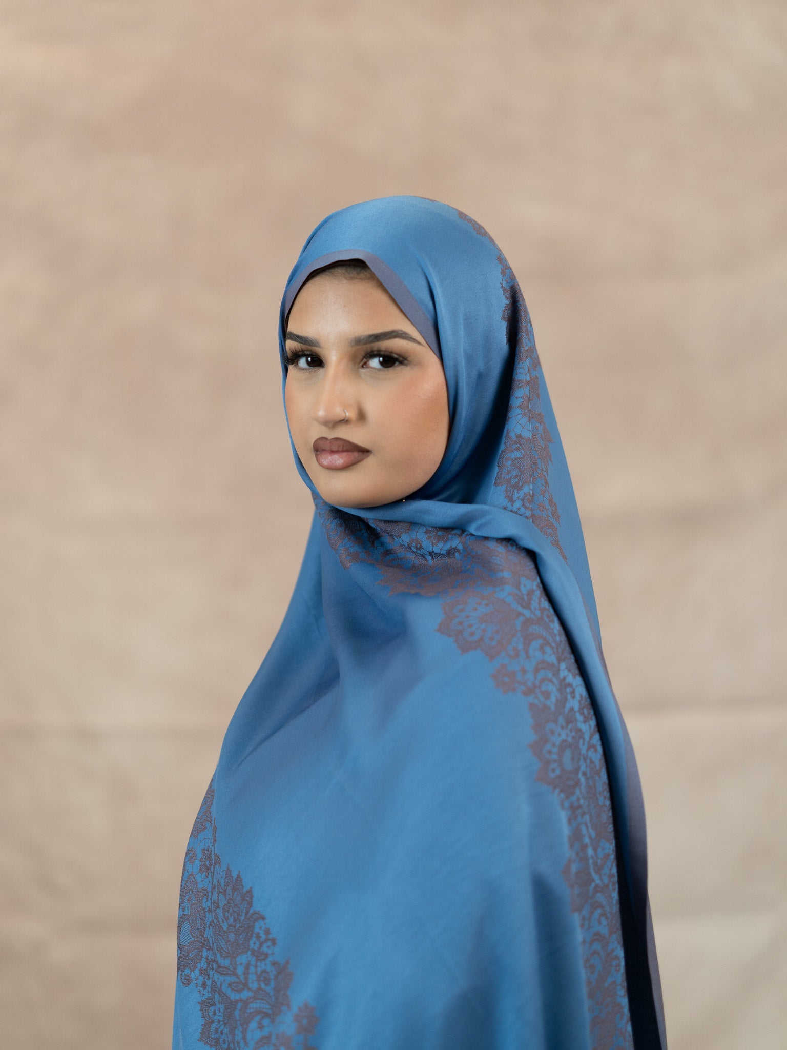 Reversible Lace Veil Silk & Viscose Scarf