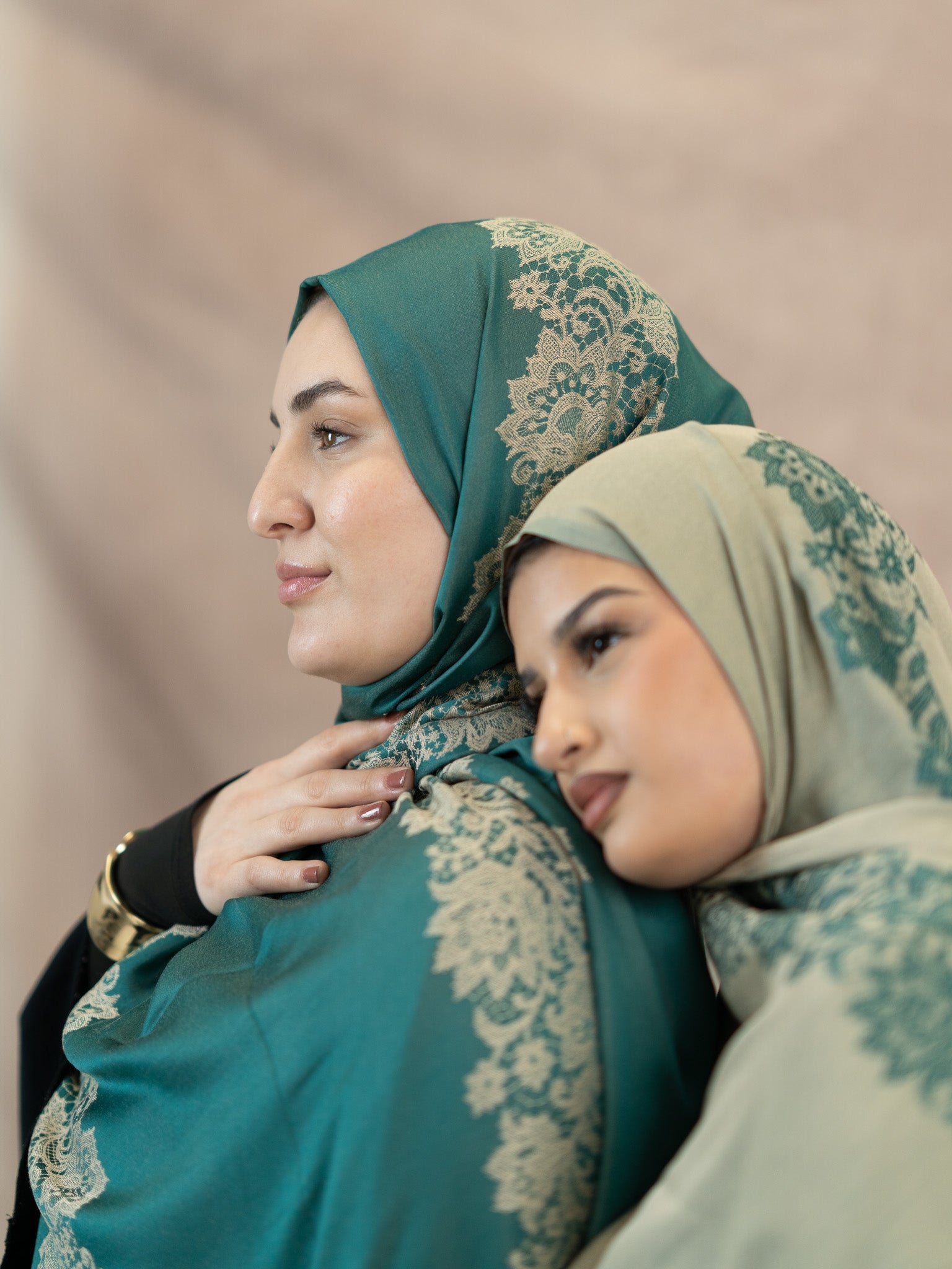 Reversible Lace Veil Silk & Viscose Scarf